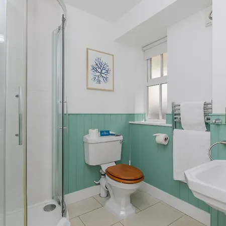 Guinevere Apartment